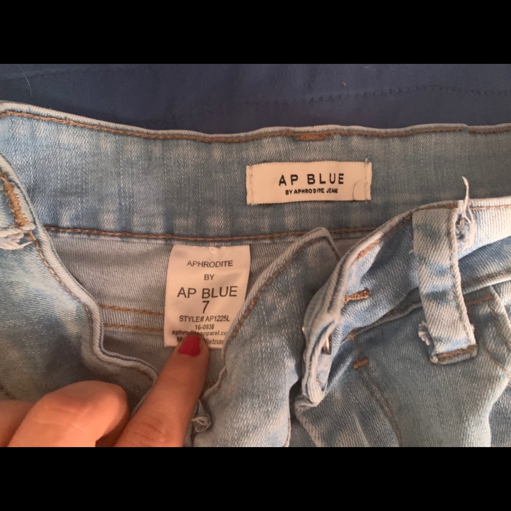 AP BLUE jeans Pre-ripped new barely worn